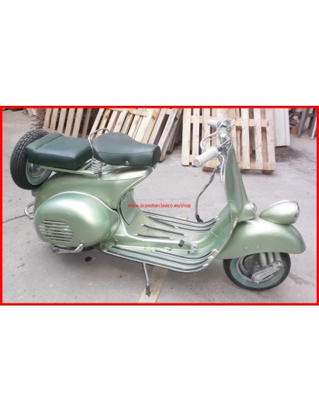 V555 Vespa faro abajo