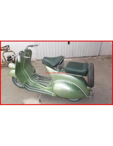 V555 Vespa faro abajo