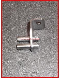 Soporte terminal de camisas Vespa antigua 2