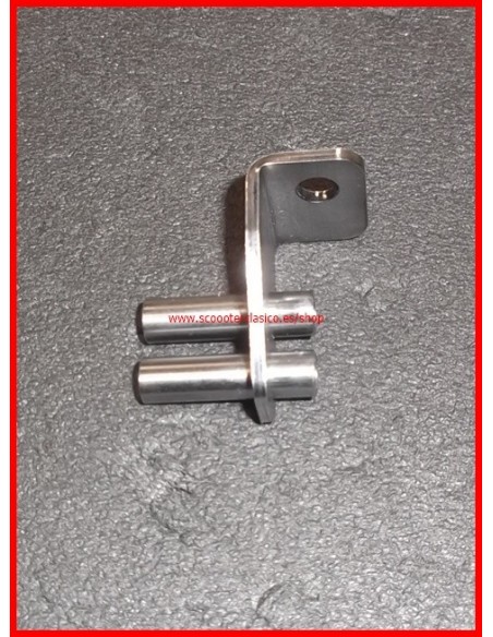 Soporte terminal de camisas Vespa antigua