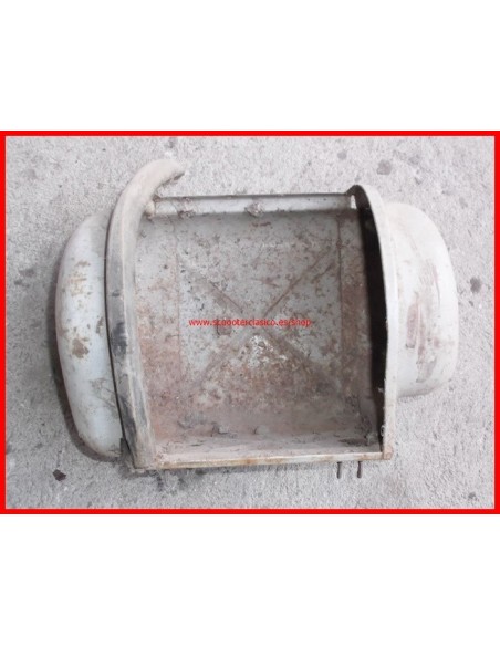 CAJA HERRAMIENTAS LAMBRETTA ( usada)