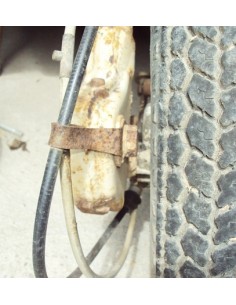 PLETINA SUJECCION CABLE VELOCIMETRO  2