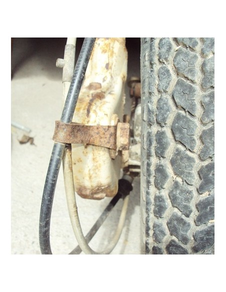 PLETINA SUJECCION CABLE VELOCIMETRO 