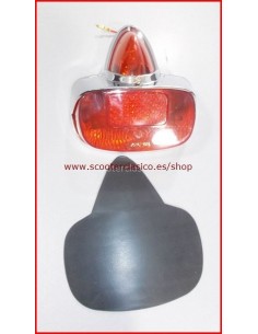 Piloto de Vespa con pico...