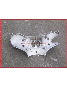 Carcasa inferior de manillar usado 2