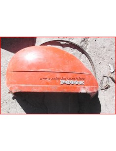 Cofano izquierdo de Vespa...