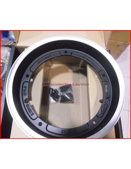LLANTA Vespa TUBELESS 250 negra ARO PULIDO