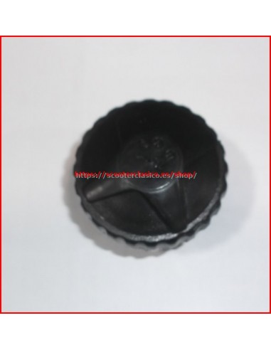 Tap&oacute;n gasolina Vespa