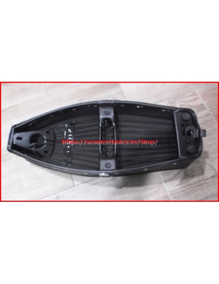 Asiento Vespa 150 con tachuelas