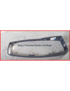 Plastico debajo del asiento...