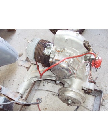 Motor de Vespa 125 reparado