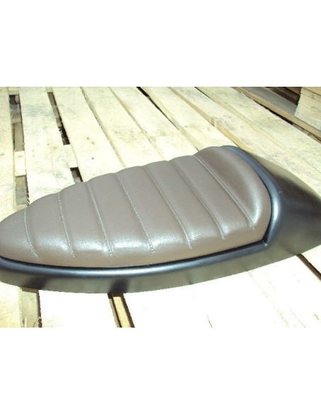 Asiento deportivo de chapa MARRON