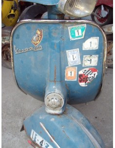 Bord&oacute;n de escudo Vespa 125 FR Acero Inox