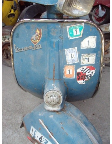 Bord&oacute;n de escudo Vespa 125 FR Acero Inox