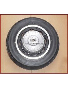 LLanta tubeless negra Lambretta con Cubierta 2