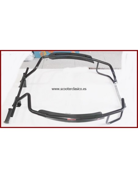 Defensas traseras de la Vespa 200 negras