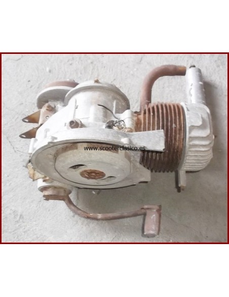 Motor de Vespa faro abajo