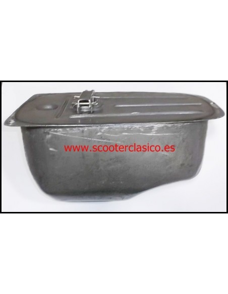 Deposito de Vespa Primavera sin pintar