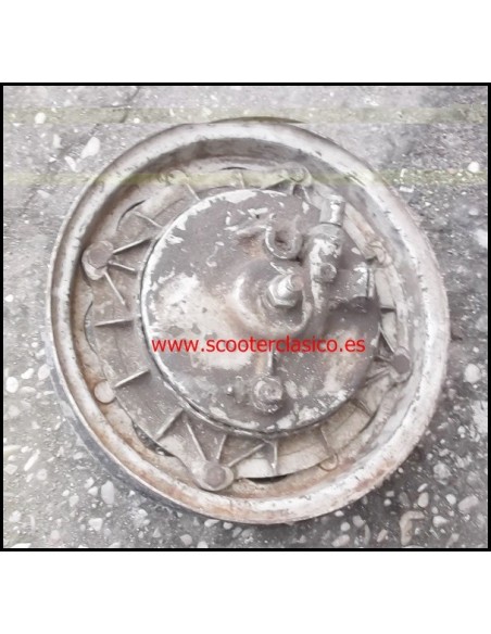 Tambor con llanta de Lambretta