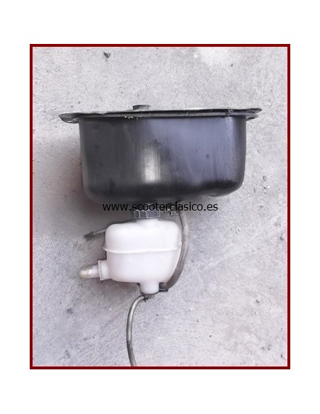 Deposito de Vespa PX usado