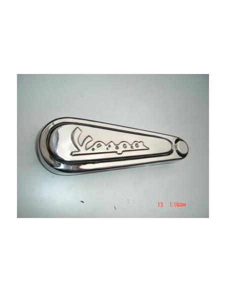 embellecedor-basculante-cromado-con-letras-vespa
