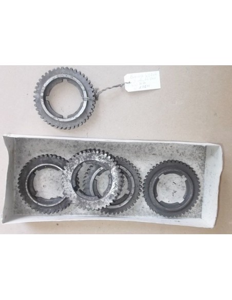 Pi&ntilde;on de 3&ordf; de Vespa 56/58 43 dientes